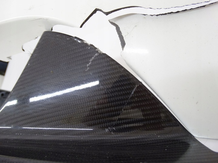 фото №10, Aston martin v12 vantage бампер переднее спойлер карбон ad23-17d257