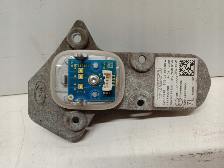 фото №1, Volvo fh 4 fh4 преобразователь модуль led drl 82358216