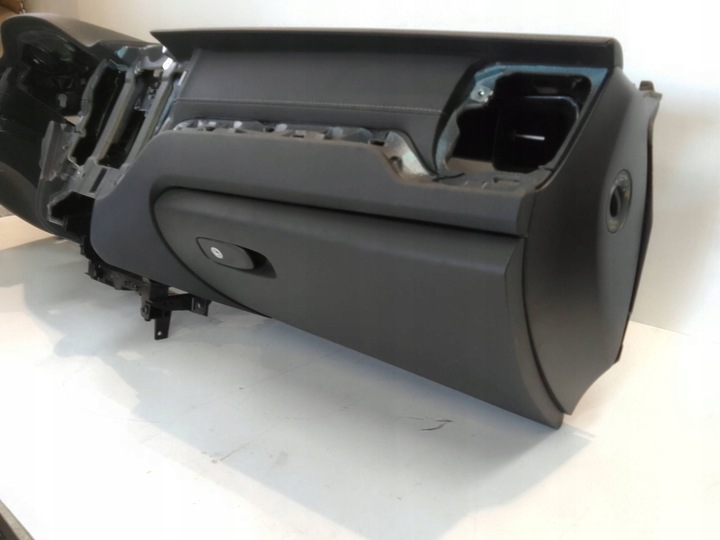 фото №6, Volvo xc60 ii 2022 консоль панель роздавальна шкіра нитка біла