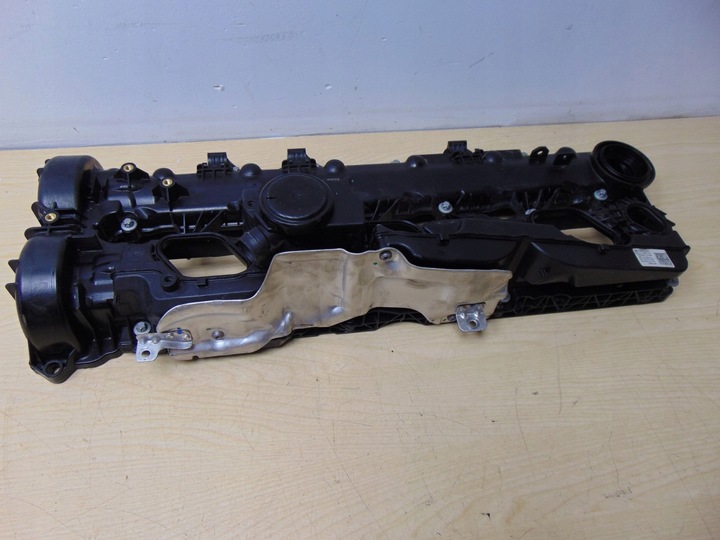 фото №11, Кришка клапанів головки mercedes w222 a6560100902