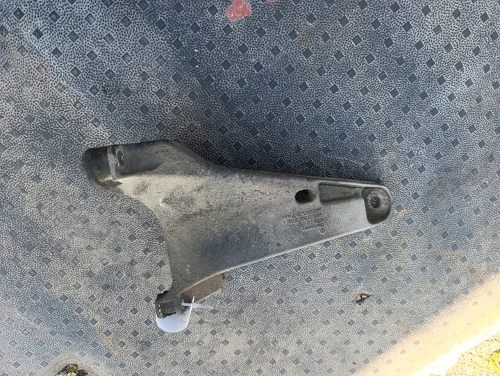 фото №1, Vw t5 1.9 tdi лапи двигателя зад brs 7h0199370a