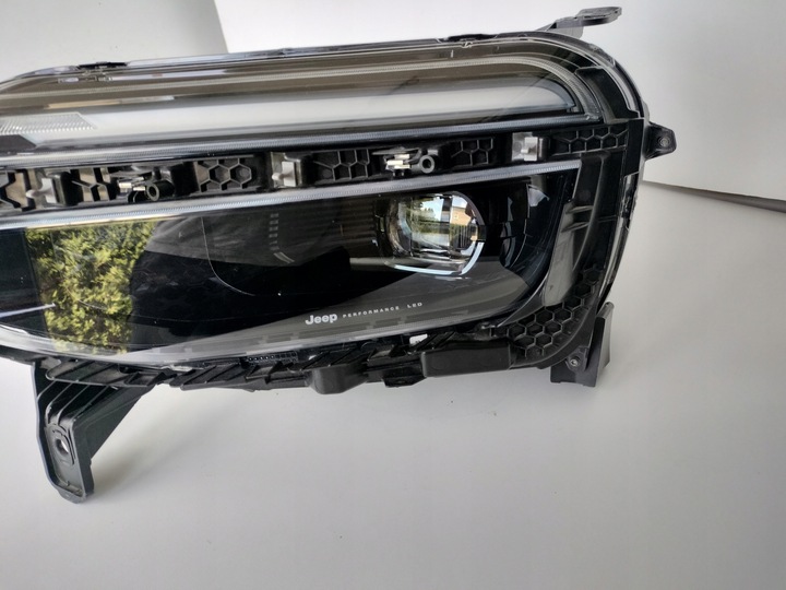 фото №2, Лампа левая фара jeep avenger 23- полный led