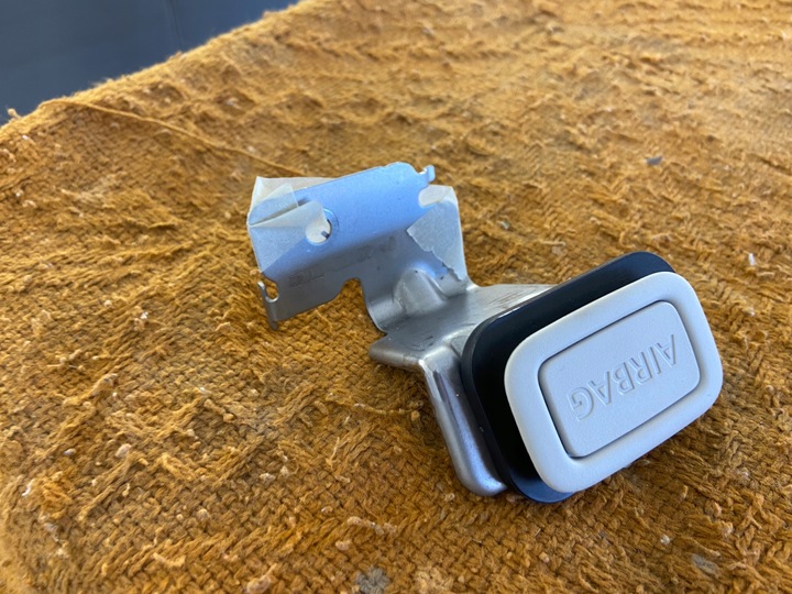 фото №7, Evoque ii l551 кронштейн крепление подушка безопасности k8d2-52137-ab k8d2-52136-ab