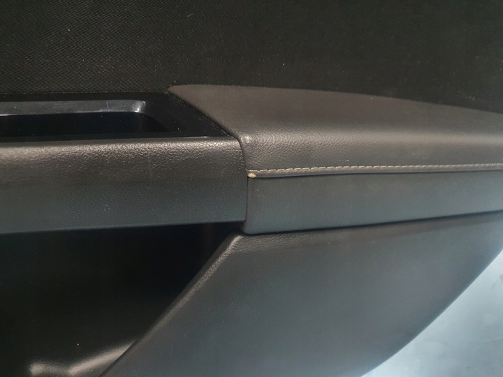 фото №4, Обивка боковина дверь ford mondeo mk5 правая зад