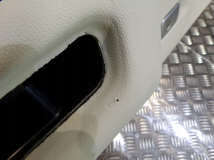 фото №12, Bmw x5 g05 x6 g06 g07 f95 панель раздаточная консоль кожа elfenbein белый