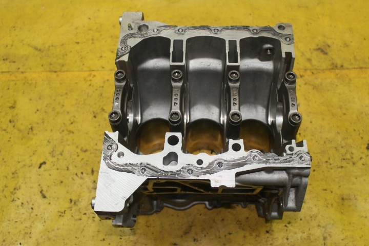 фото №12, Блок  двигуна vw golf vii audi q2 skoda dkr 1.0 tsi 04c103023j