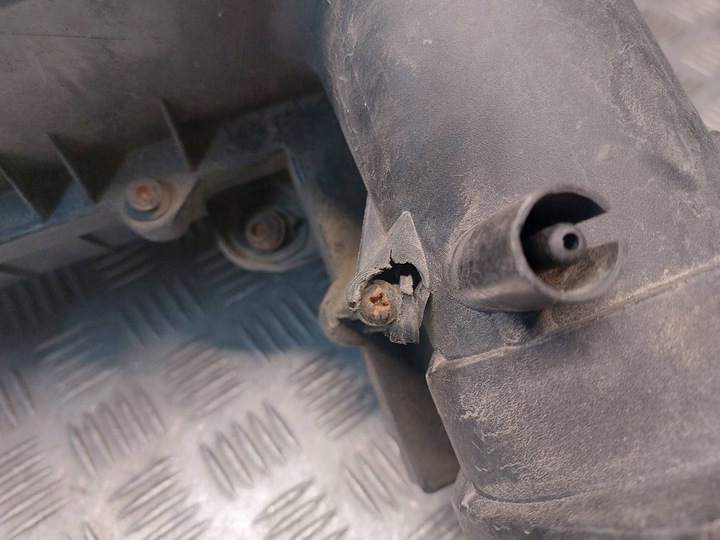 фото №7, Корпус фільтра повітря volkswagen touran i 2.0 tdi 1k0129607s 074906461b