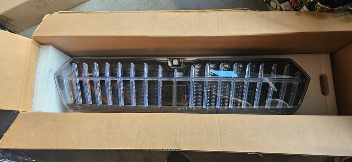 фото №1, Решётка решётка радиатора led skoda enyaq sport 5la941107a идеал!!! демонтаж