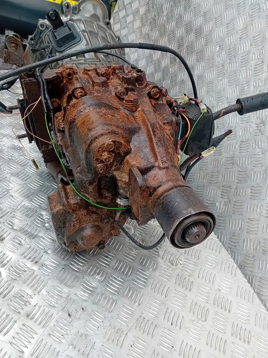 фото №11, Isuzu trooper 2.3d коробка передач beigów 71070558