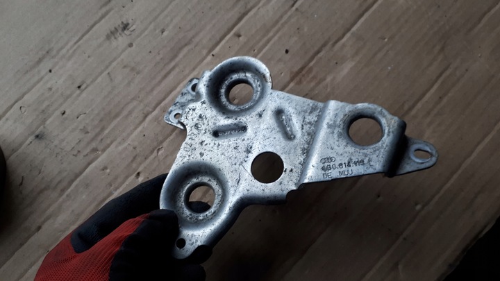 фото №1, S6 c7 4g a6 тримач кріплення насоса abs a7 4g