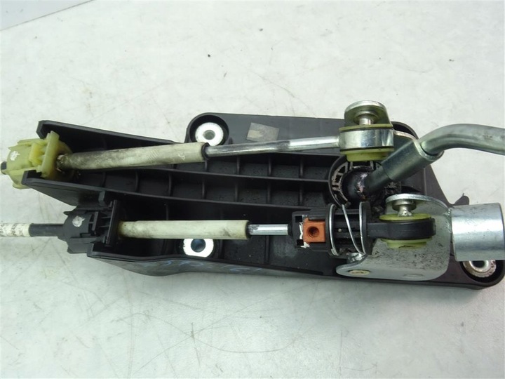 фото №11, Механизм изменения коробки передач тросы домкрат mazda 3 1.6citd 2003-2009r