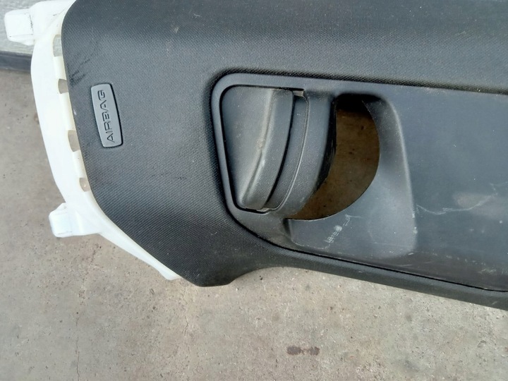 фото №6, Porsche taycan - обшивка захист правого стійка 9j1867234