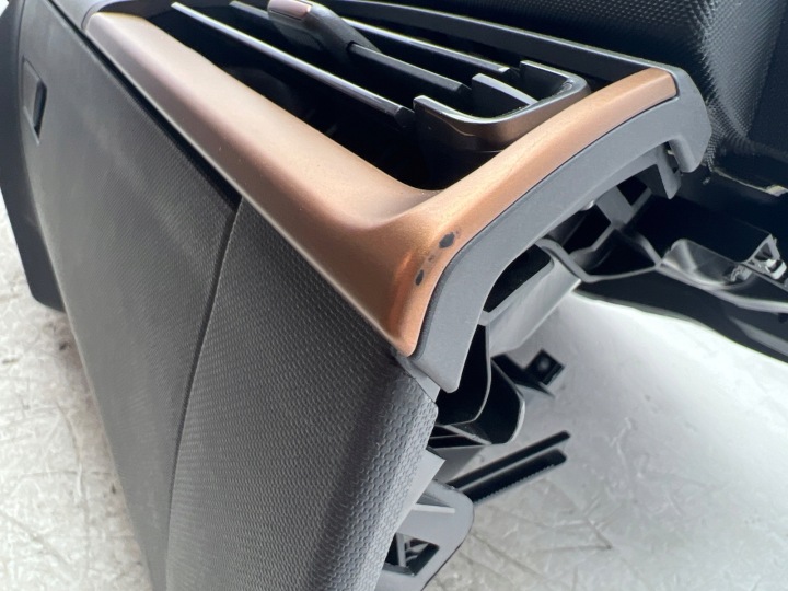 фото №8, Консоль торпедо роздавальна капот seat cupra born 10f857005 новий оригінальна запчастина