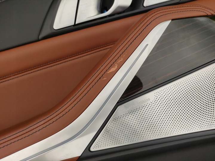 фото №8, Оббивка двері bowers wilkins bmw g07 merino kawowa tartufo