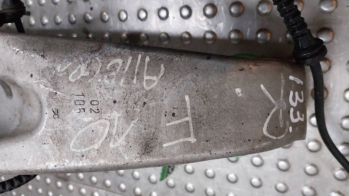 фото №6, Поворотна опора ступиця праві перед 6775770 bmw 5 f10 f11