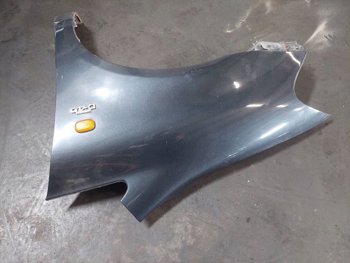 фото №9, Комплектний перед бампер капот крило лампи toyota avensis verso i 1e2