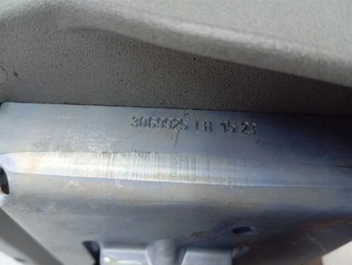 фото №12, Ferrari purosangue f175 door hinge 902443 left rear power