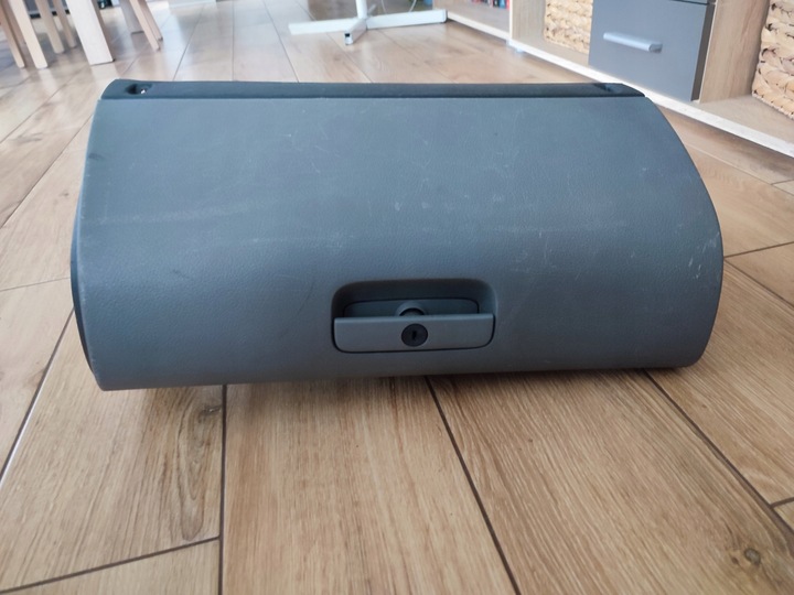 фото №1, Бардачок пассажира octavia i 1u1857097