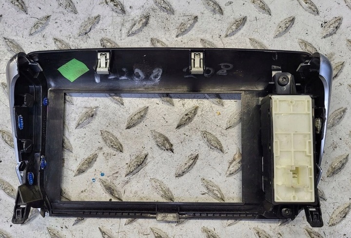 фото №8, Навигация дисплей экран рамка peugeot 208 i 12