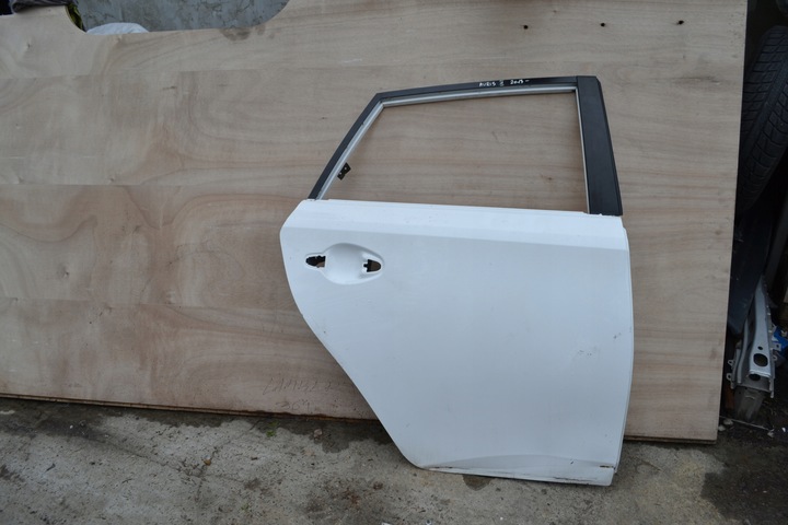 фото №1, Toyota auris ii двері правий зад задні