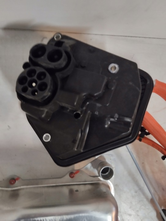 фото №9, Tesla 3 рестайлинг / y конверсия зарядным устройством европа