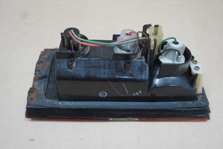 фото №10, Suzuki vitara лампа праві зад задня 88-97r