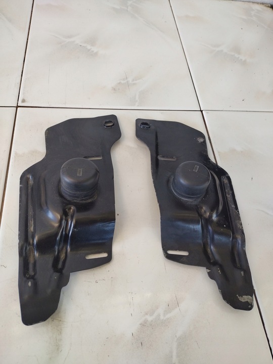 фото №1, Гумова накладка відбійник регулювання висоти капота volvo v50 04-07r, 08187508