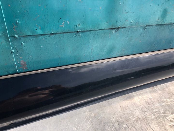 фото №4, Mercedes w203 права планка накладка порогова 040