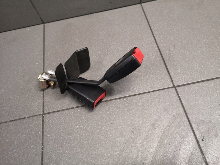 фото №2, Застібка ременя зад audi a6 c5 8d0857739d