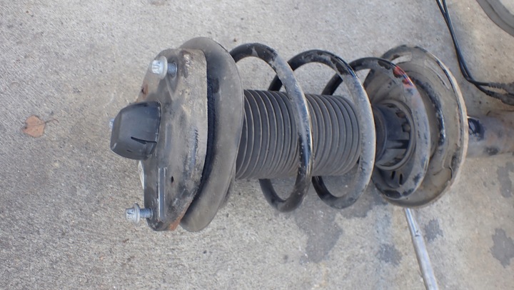 фото №15, Mercedes c w204 поворотный кулак амортизатор правый перед