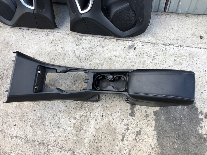 фото №12, Сидіння диван обшивки volvo v40 ii r-design сидіння оббивка