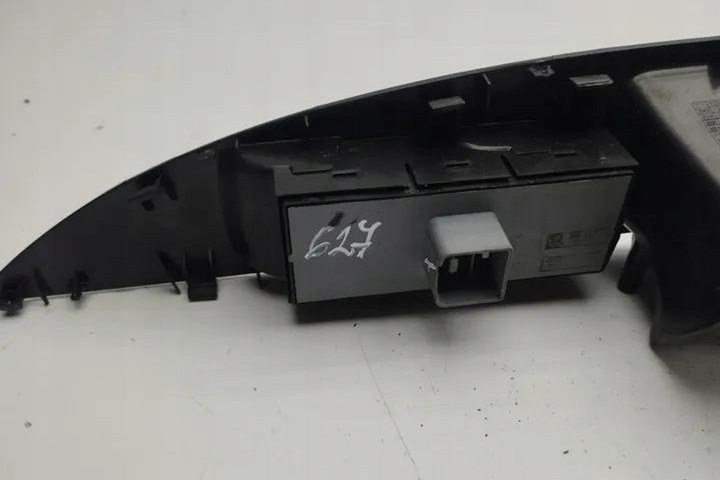 фото №9, Кнопка управление стекло правых передних дверь seat altea 5p1