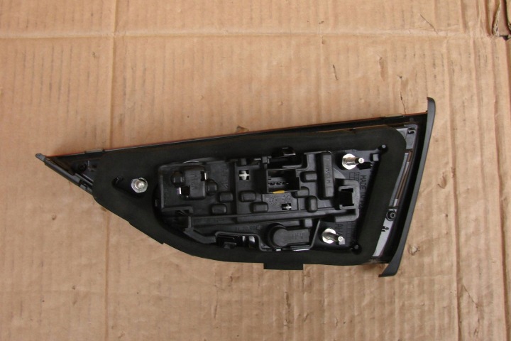 фото №9, Фара задня w кришка багажника ліва сторона audi a3 s3 8v 8v5945093