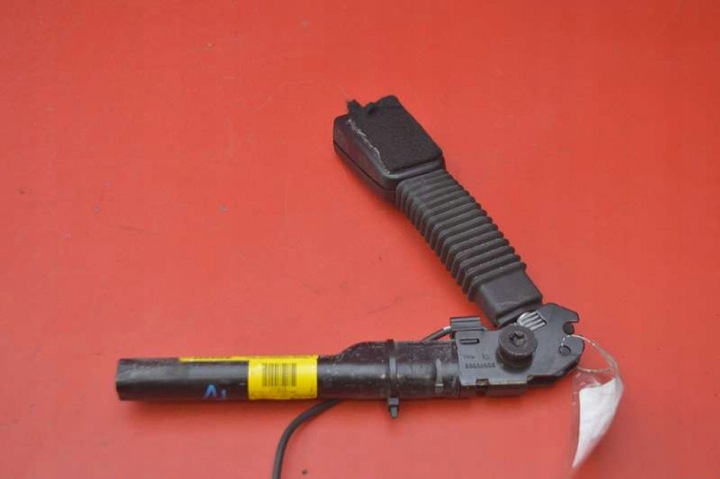 фото №1, Натягувач застібка ременя праві перед 4m51-a61208-aj ford focus mk2 08-11