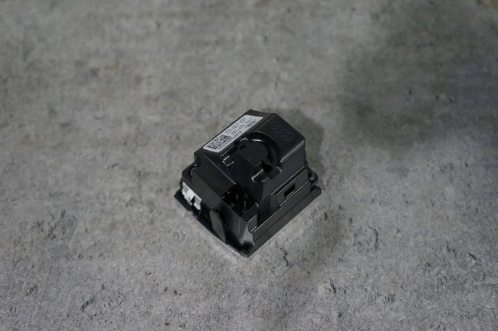 фото №5, Годинник консолі панелі середній vw passat cc b7 4h0919204h