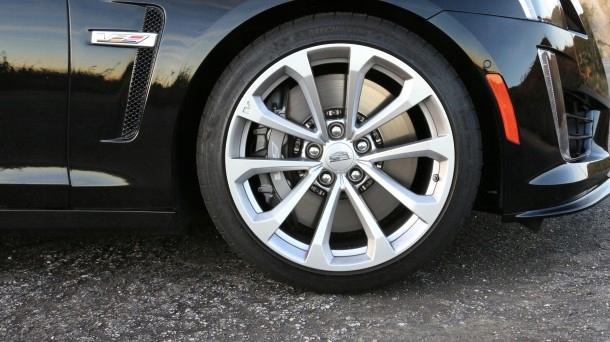 фото №10, 2016+ cadillac cts-v brembo зажимы тормоза диски