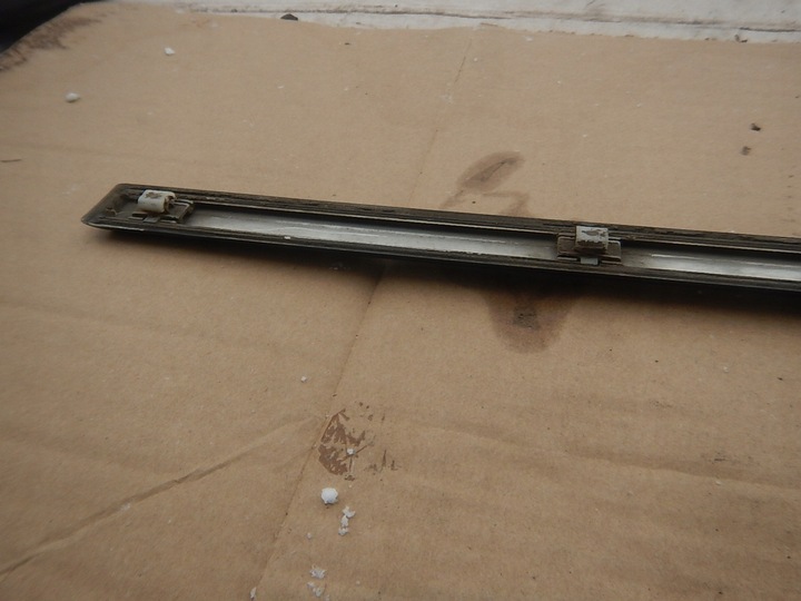 фото №5, Mercedes w201 планка узкая левый зад дверь 190