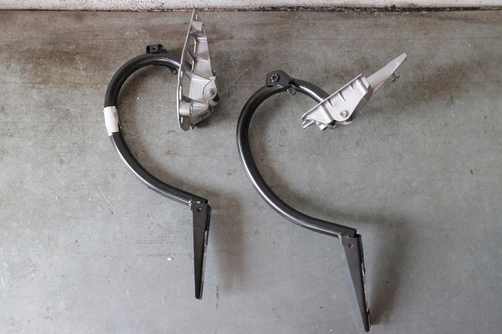 фото №1, Петля петлі кришки лівий праві mercedes w205 c-klasa 2014-2021 sedan