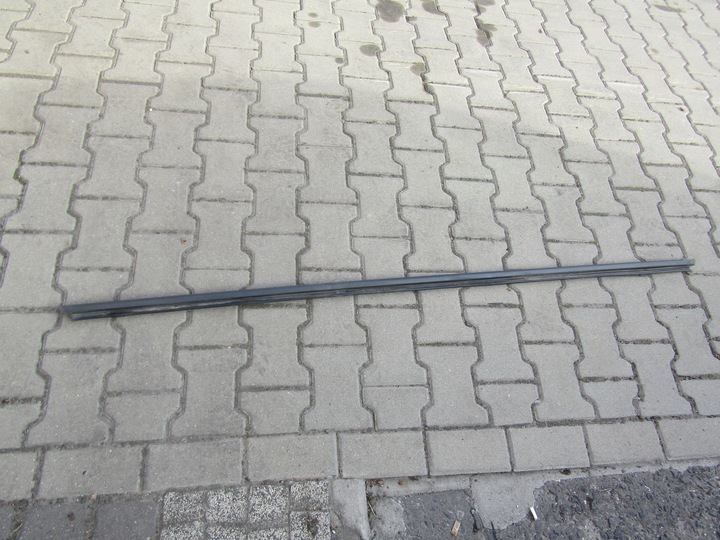 фото №1, 5 mercedes w124 85-89 права планка порогова прокладка накладка na поріг