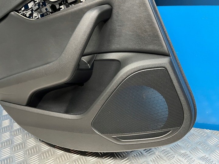 фото №10, Audi a4 b9 боковина обивка дверь левый зад кожа