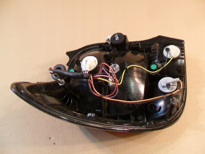 фото №16, Лампа зад права citroen c1 ii 2 14- 81331002