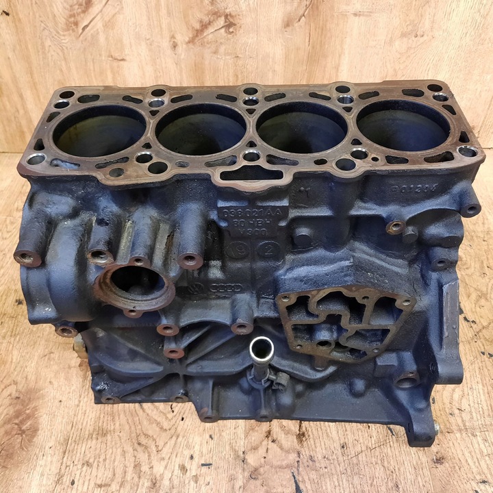 фото №1, Bok двигателя leon 1.9 arl 038021aa 150km