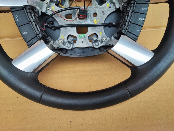 фото №5, Ford kuga mk1 рестайлинг 2.0 tdci руль кожа