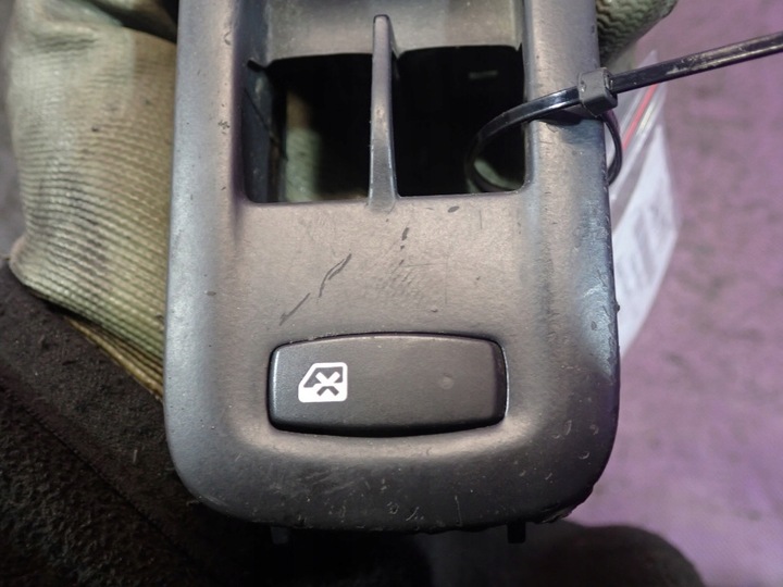 фото №6, Renault megane ii 02-06 перемикач блокування скло 8200160603 0150880