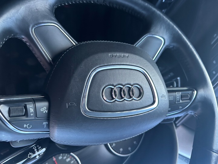 фото №1, Подушка подушка безопасности руль четырёхспицевый обшитая audi a8 d4