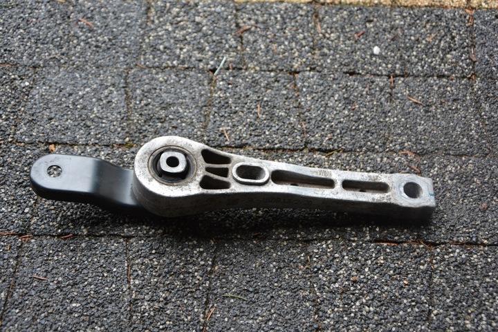 фото №1, Лапи поддержка коробки vw passat cc 3c0199855j