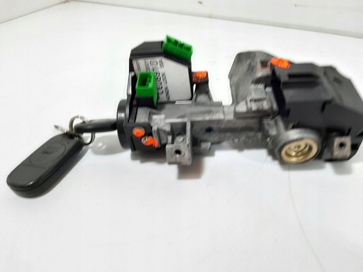 фото №16, Honda civic vii 5d 1.6 16v 01r блок управления двигателя набор 37820-pmh-e11