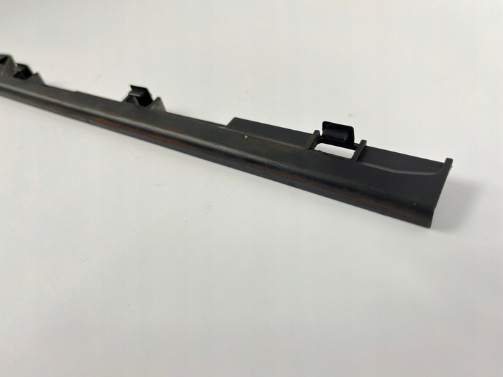 фото №10, Направляющая люк левая mercedes w124 w126 w463 1247820131