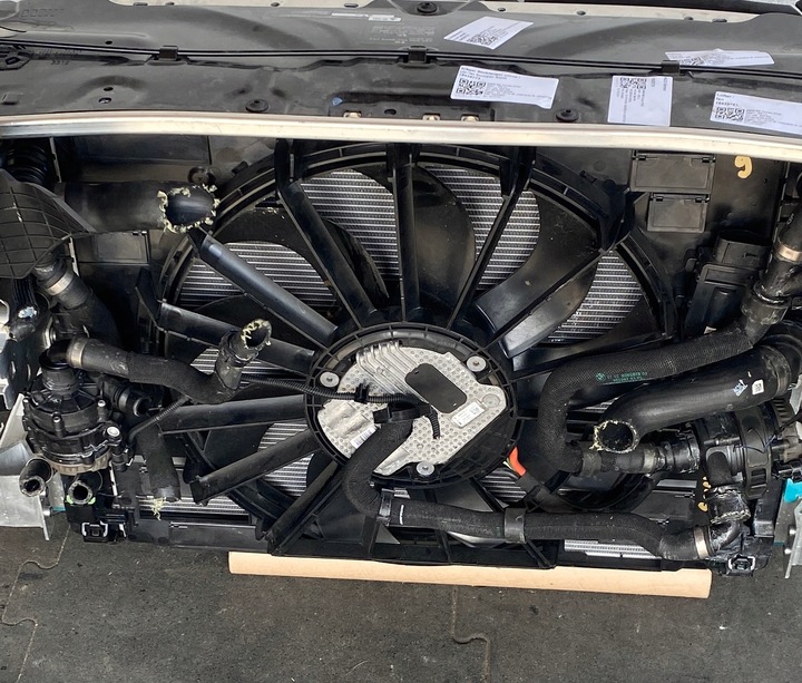 фото №15, Бампер капот крыло усилитель радиатор bmw m8 f91 f92 f93 цвет 490