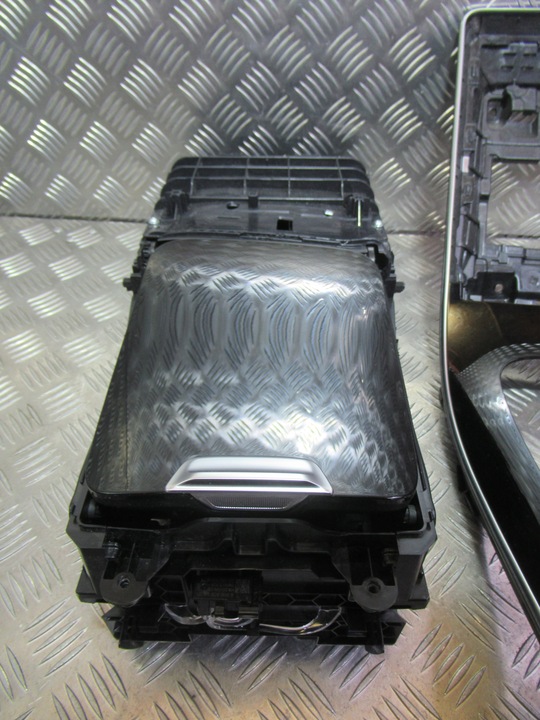 фото №6, Mercedes w206 планки декоративний декори консолі двері тунелю підсвічуваний d298